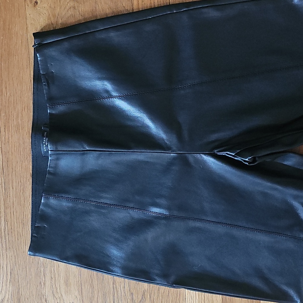 Ann Taylor Petite Black Faux Leather Legging Pants Size Petite Medium NWT